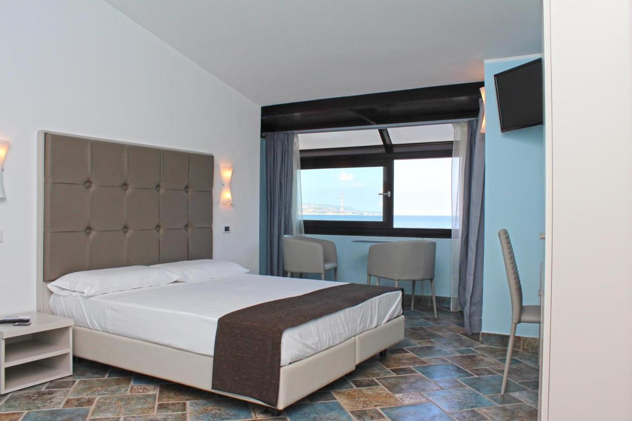 Bb Oasis Bed & Breakfast Scilla Exterior photo
