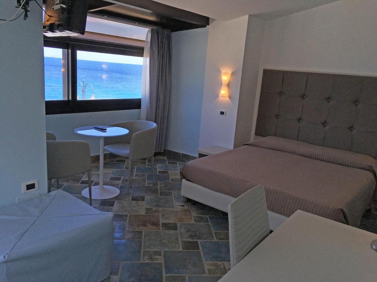 Bb Oasis Bed & Breakfast Scilla Exterior photo