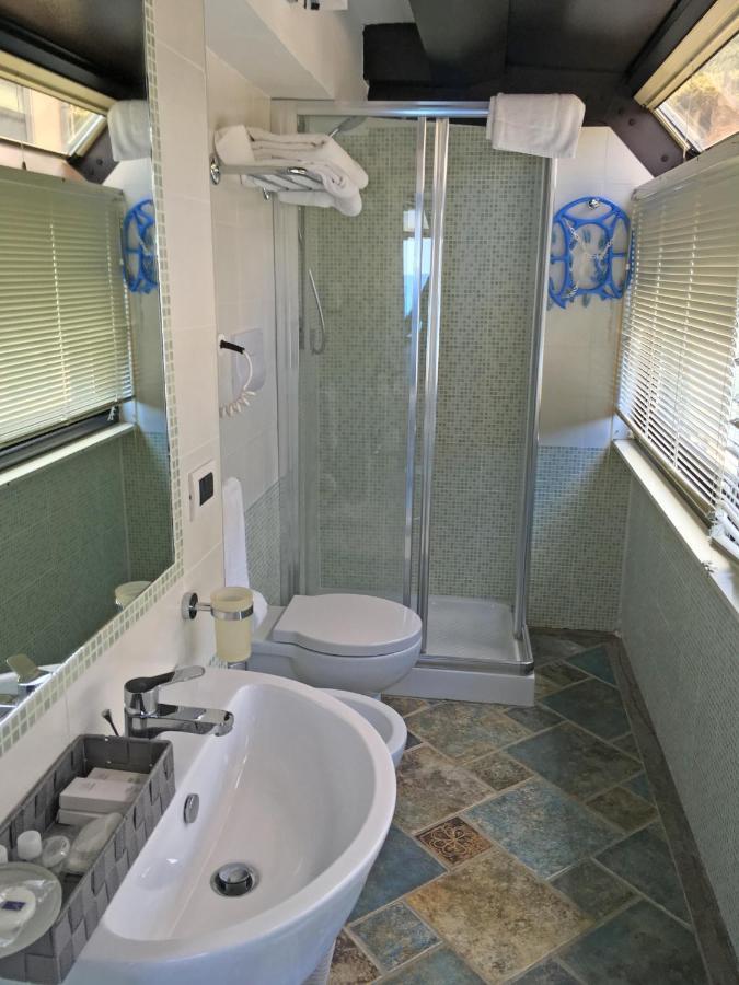 Bb Oasis Bed & Breakfast Scilla Exterior photo