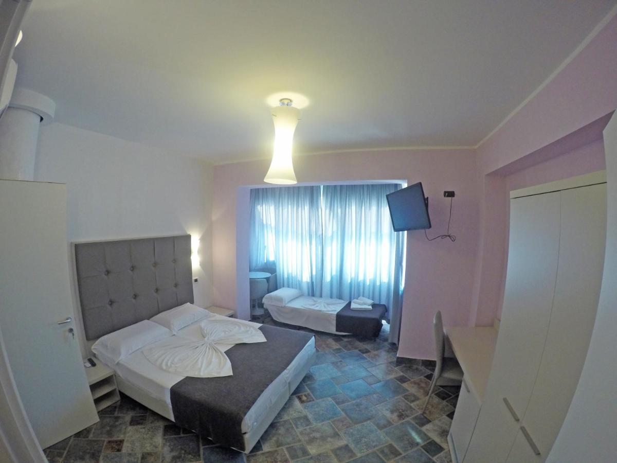 Bb Oasis Bed & Breakfast Scilla Exterior photo