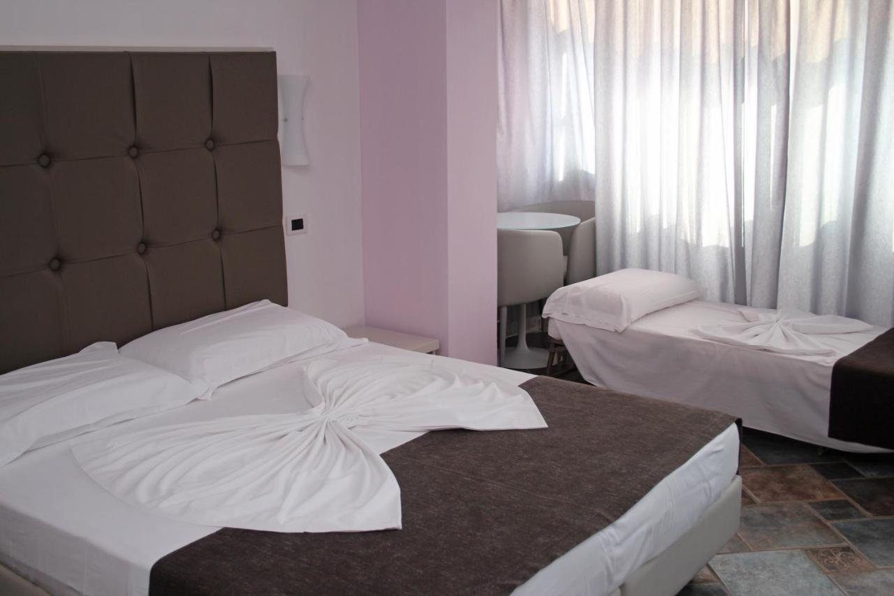 Bb Oasis Bed & Breakfast Scilla Exterior photo