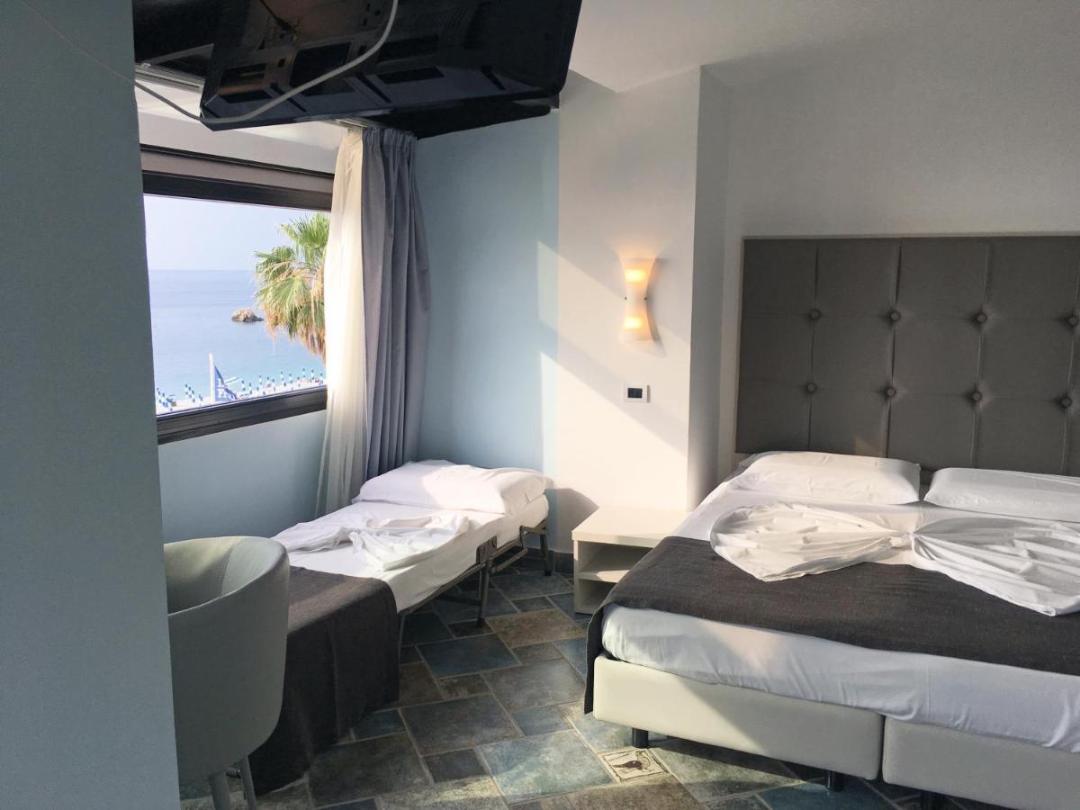 Bb Oasis Bed & Breakfast Scilla Exterior photo